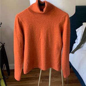EUC Cashmere Neumann Marcus Turtleneck
